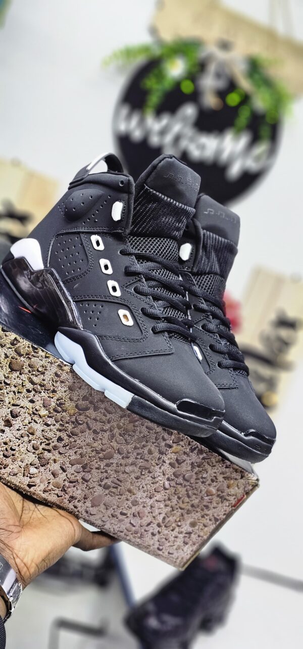 Jordan 6 Retro Sneaker Shoe - Image 4
