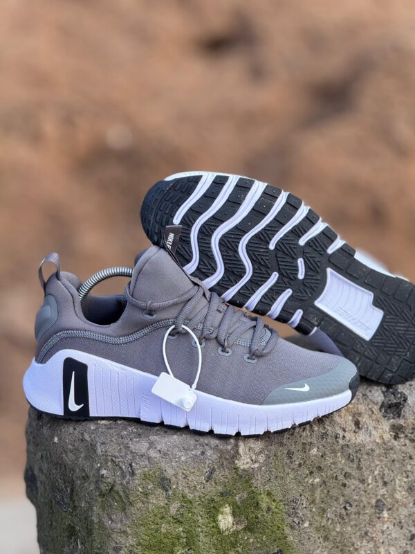 HIGH QUALITY NIKE (METCON)RUNNERS SHOES - Image 3