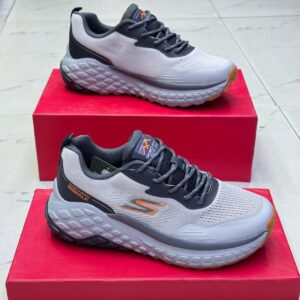 Skechers MAX CUSHIONING PREMIER TRAIL Shoe